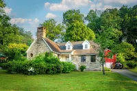 Rockhouse Bryson City, NC Walk to train and downtown shops and restaurants. - 3-Star