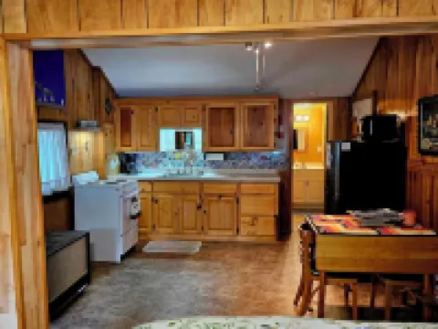 Cozy studio cabin close to Lake Michigan.