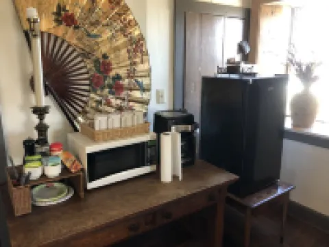 The Flat above Horn O Plenty Freshtaurant