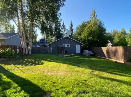 Bright & Roomy 2 Bedroom Отели рядом с достопримечательностью «Заказник Френдс оф Кримерс Филд эт Кримерс Филд Мигратори Уотерфоул»