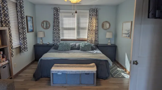 Lake Retreat With Hot Tub