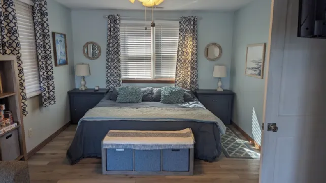 Lake Retreat With Hot Tub