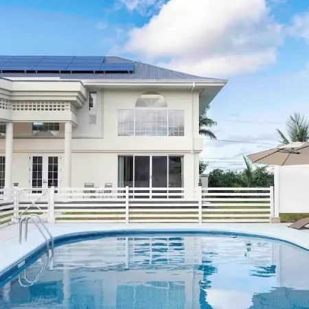 Hilo Villa with pool - 16 guests max