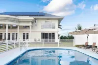 Hilo Villa with pool - 16 guests max