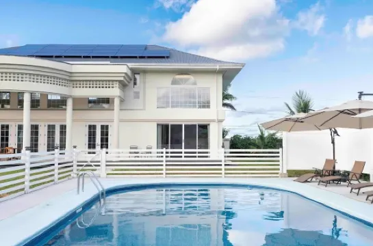 Hilo Villa with pool - 16 guests max