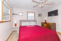 Welcome to Redbird Ranch: A Campus Retreat at Illinois State Next to the Arena