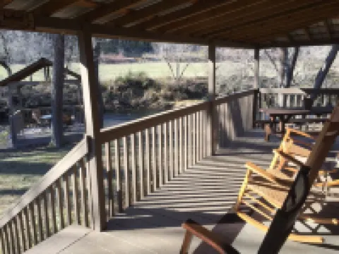 Tranquil Chalet - Nottely Riverfront, Starlink w/ Roku TV, Easy River Access