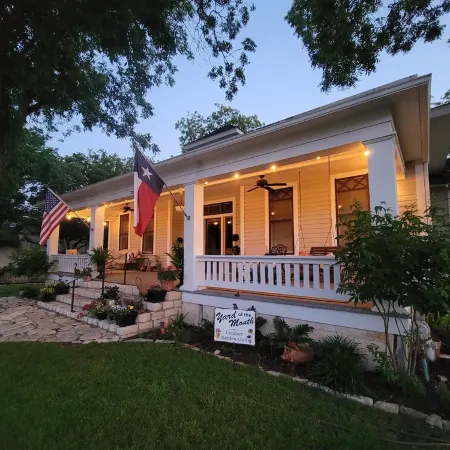 Carriage House - Historical District One Block off High Street