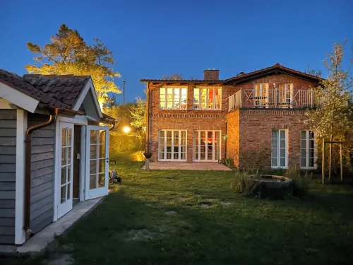 Exclusive, large apartment with 3 bedrooms, fireplace and terrace Hotels in Lohme