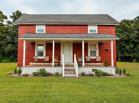Large 3 bedroom home near wildlife refuge in eastern NC