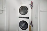 1 Min Walk to Downtown! Outdoor Patio! 5 Star Luxury! Golf Cart Rental!