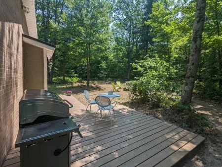 Charming Couple's Cottage close to Lake Michigan, Silver lake, and Stoney Lake