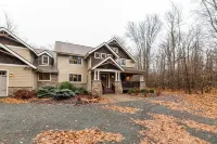 Family Vacation with Decorated Modern Comfort Kalahari Waterpark Resort Convention Center附近的飯店