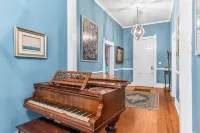 1880's Cozy Cottage, close to Historical Downtown. Sleeps up to 63B3B-pets OK