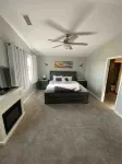 Ocean View Poolside Retreat Отели рядом с достопримечательностью «Шоппинг-центр Колледж Плаза»