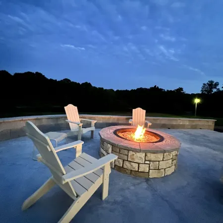 Crawford's Lookout a.k.a-CLO ~ Private RiverFront ~ Outdoor Entertainment Patio