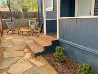 Downtown Suite Across the Street 더 샵스 앳 프레스컷 게이트웨이 주변 호텔