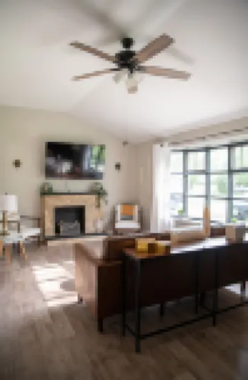 Pet Friendly 3 bedroom 1 king,1 Queen,1 Full Bed Home Hotels in Austintown