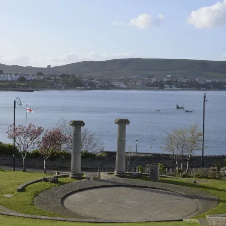 Water's Edge - Sea Front Self Catering Apartment in the Heart of Swanage