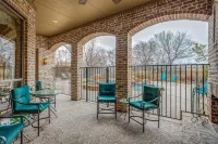 Family Resort with Pool, Spa, Theater, Game Room on Golf Course!