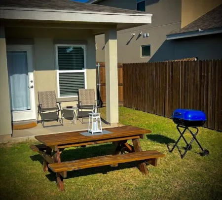 Beautiful 3R-2B Home in Quiet Community