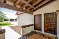 Entire - Pristine & Modern Condo