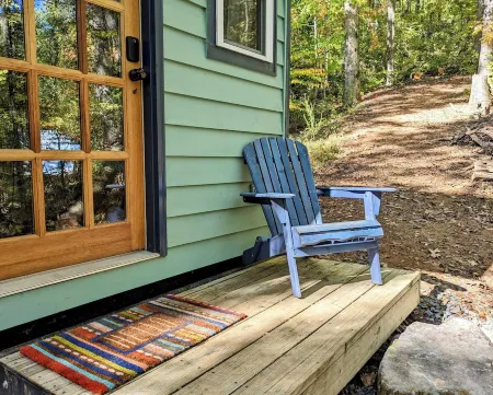 Tiny House~Creeks & River Nearby