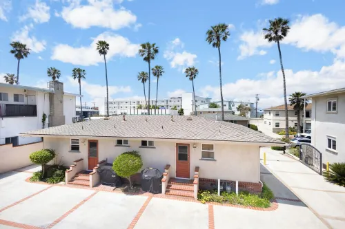 Cozy Modern 1-bedroom 100 steps from the beach Redondo Beach