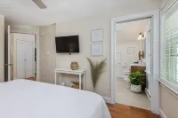 Spacious suite - close to everything + backyard10 min to Portsmouth +Ogunquit