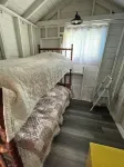 Bluebird Cottage: Cozy Rustic Lakefront Escape at the Pier, Perfect for 6!