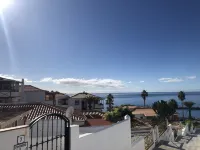 Luxurious apartment with fantastic ocean view, directly on the beach