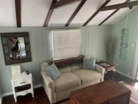 Downtown Cozy Cottage