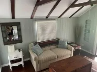 Downtown Cozy Cottage