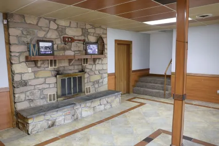 Spacious 5-Bedroom Home on Lake Cumberland!