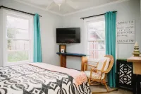 Cozy House on the Marsh, 6 minutes from the beach!