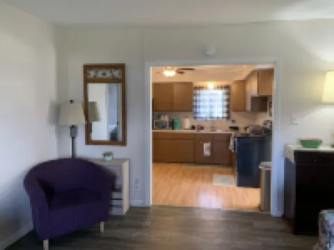 The Iowa Auntie’s 👩🏼‍🌾Quirky Little Shanty.  Better than staying with family! 😉