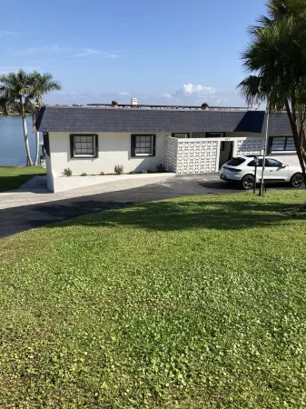 Lakeside Luxury on Lake Clay!