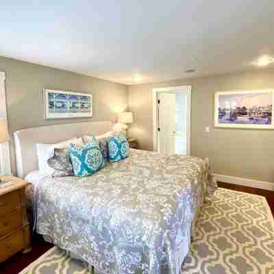 Have it all! The perfect Nantucket getaway for stunning ocean views and beaches! Rooms