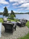 Pet Friendly Waterfront Farmhouse- Pvt Ofc, Views, Kayaks, Game Room &  Playset Hotel a Washington County