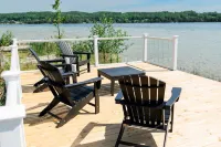 FallWater - 5BR Lakehouse, WtrFrnt, Ht Tub, F/pit. Close to Ski and Golf!