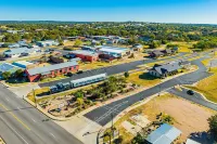 THE URBAN COWBOY | Historic loft meets the spirit of the cowboy Hotels in Llano