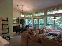 Large retreat house in a quiet cul de sac! Hotels in Sammamish