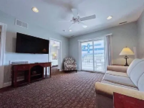 The Perfect Family Condo w views of the pool & the ocean! Hotels in Wildwood Crest