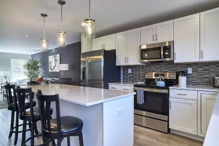 New Condo! Minutes from Sand Springs Golf Course & Wedding/Event Venue