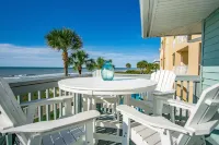 Stunning Beachfront Condo w/Gorgeous Sunsets!