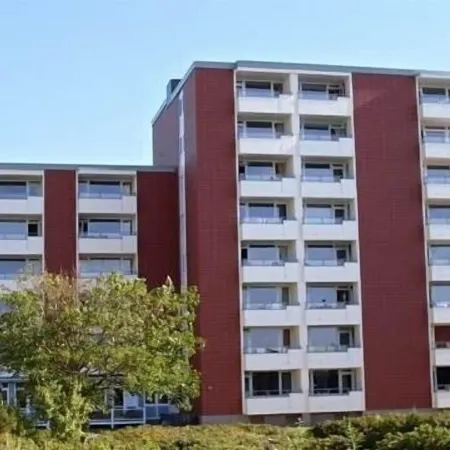 directly on the beach, balcony overlooking the sea, beach chair, close to the golf course