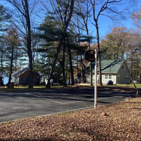Hayward, Round Lake Retreat! Private Dock, 3 Kayaks, Beautifully Maintained!