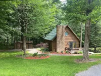 Peaceful & Serene  🦌 Cozy Hillside Cabin  ☀️ Koi Pond 🐸 Pet Friendly 🐕