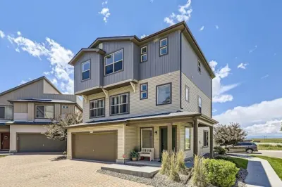 Spacious Home Near Airport /View/Comfy Beds Hoteles en Gateway