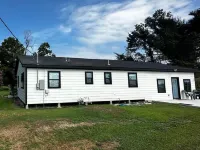 Beautifully renovated home on Bayou Blue! Hotels in Lafourche Parish